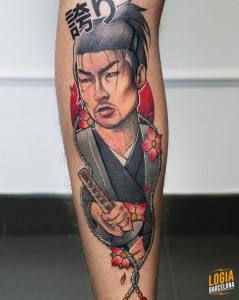 tatuaje_pierna_samurai_logia_barcelona_pablo_cano 
